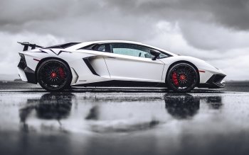 Wallpaper Hd Mobil Lamborghini