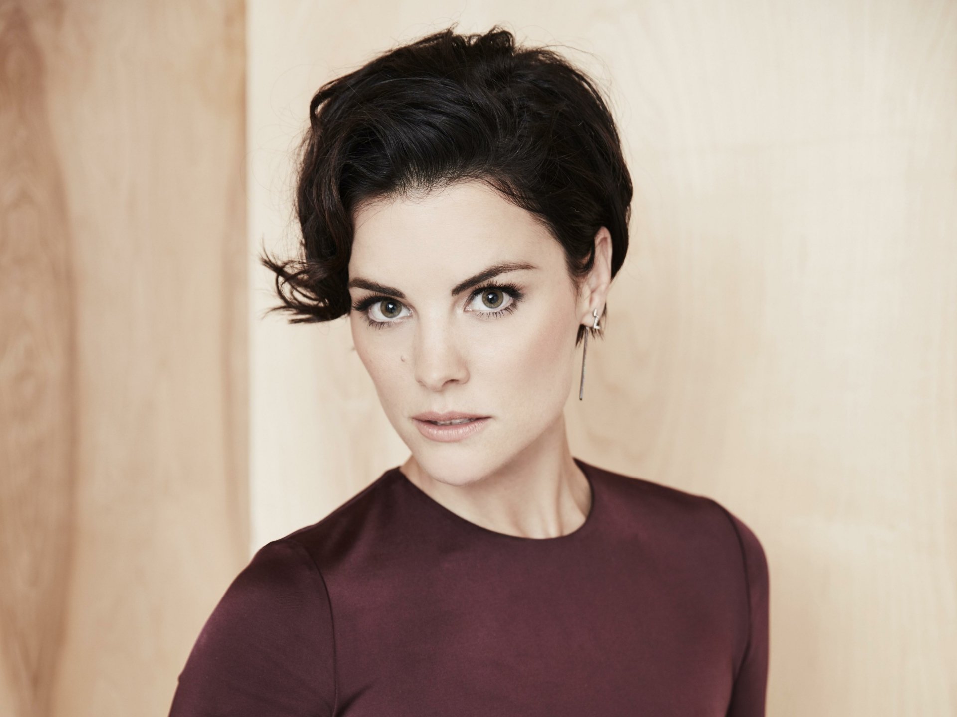 Download Face Short Hair Black Hair Actress Celebrity Jaimie Alexander ...