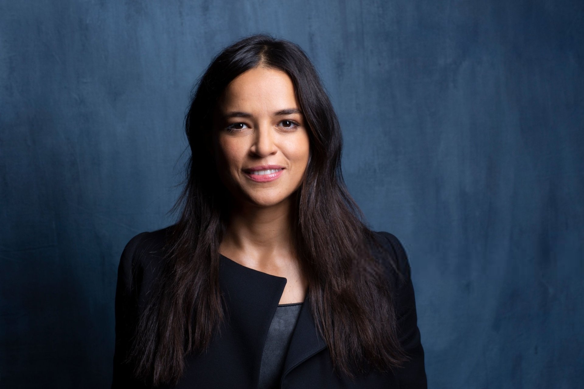 Download Black Hair Brown Eyes Long Hair Smile American Actress Celebrity Michelle Rodriguez HD Wallpaper