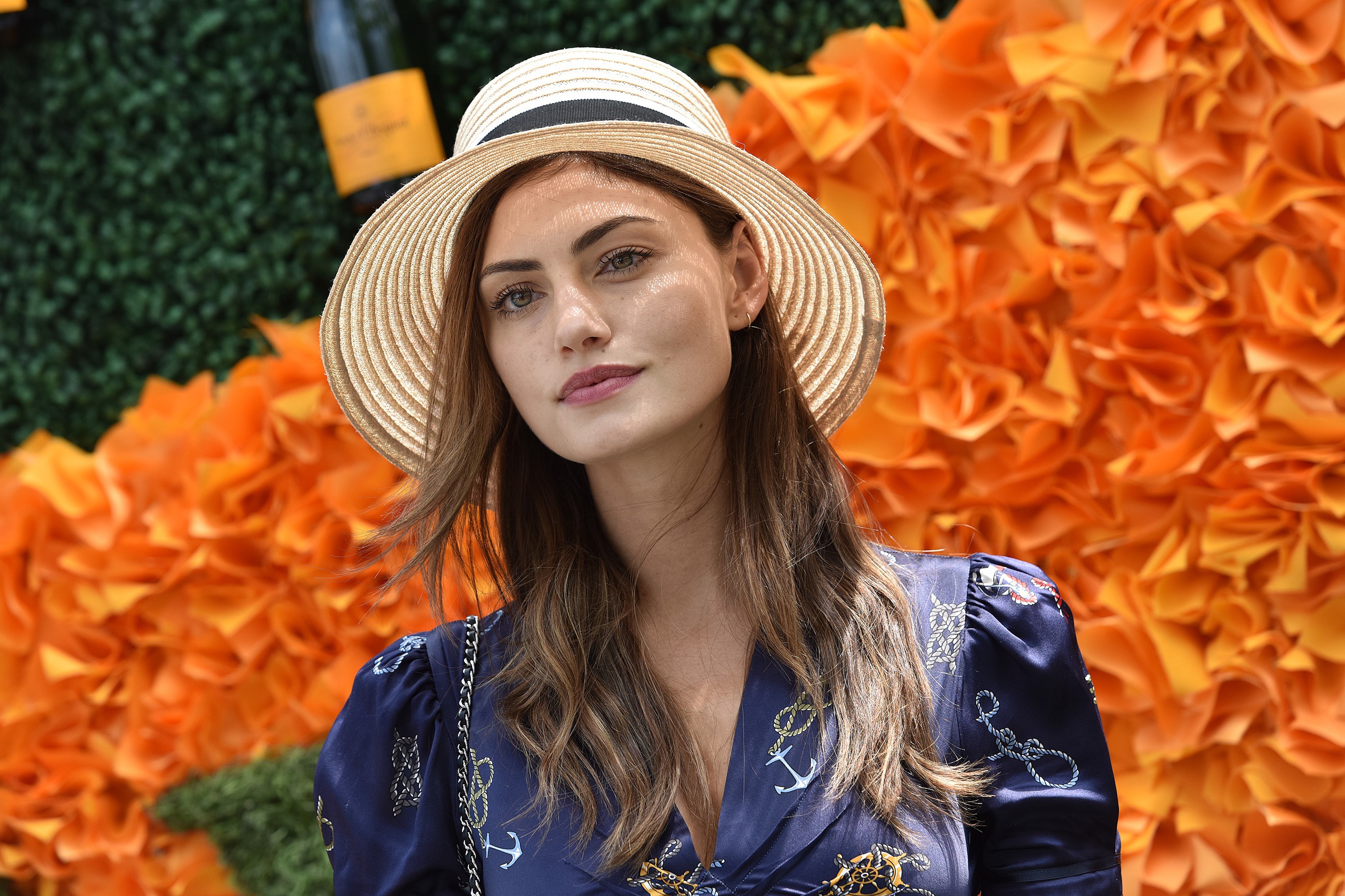 Download Brunette Hat Australian Actress Celebrity Phoebe Tonkin HD  Wallpaper, image size:3000x2000