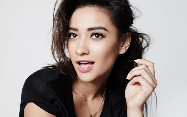 brown eyes black hair actress model Canadian Celebrity Shay Mitchell HD Desktop Wallpaper | Background Image